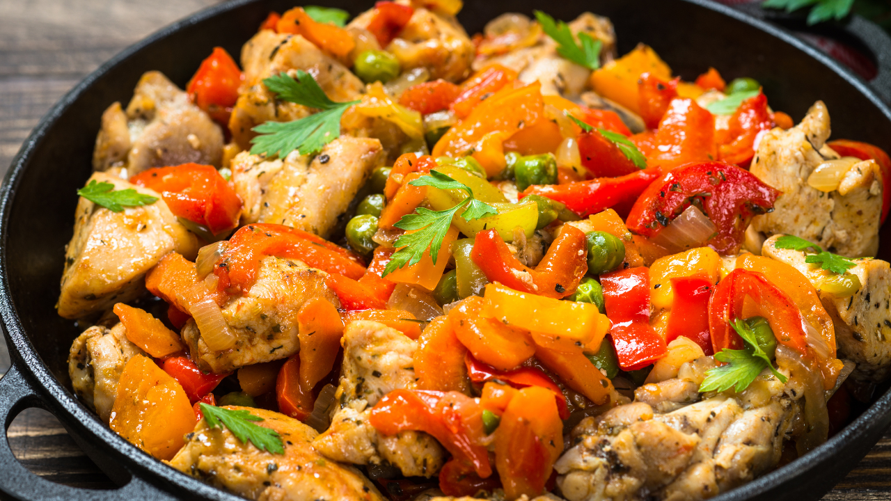 Stir-fry chicken and vegetables