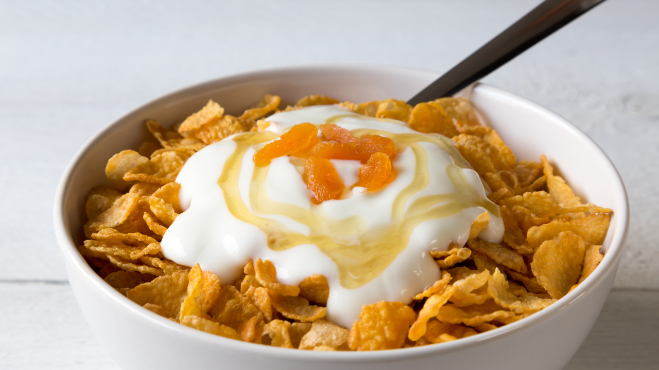 Cornflakes with honey