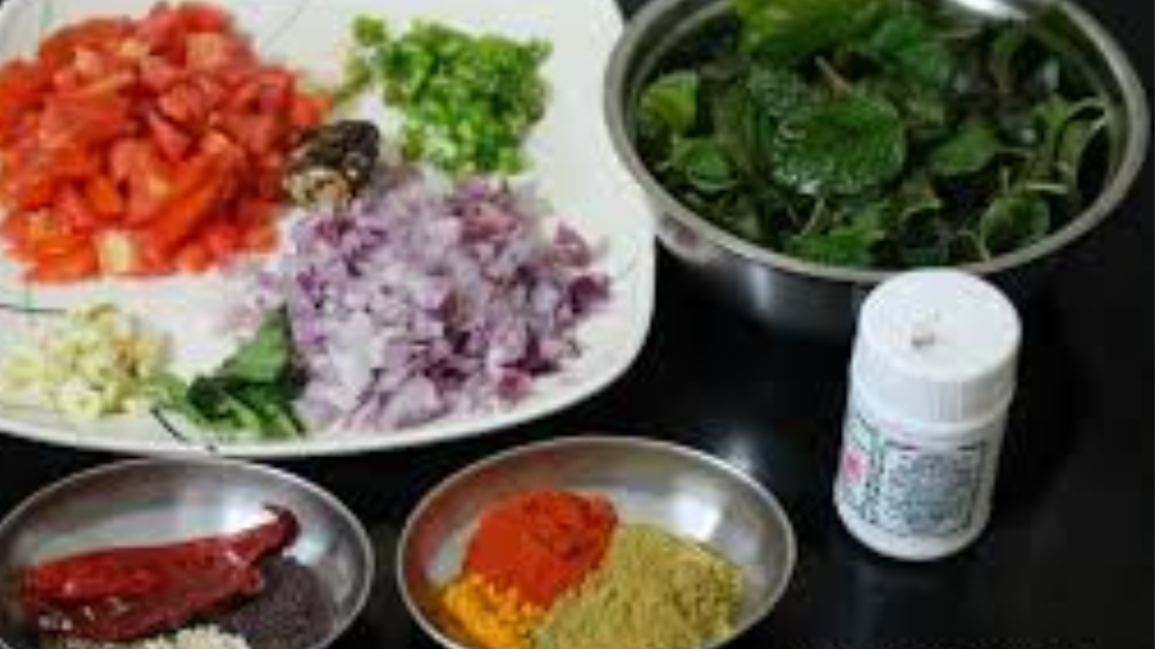 Ingredients for making spinach breakfast recipes