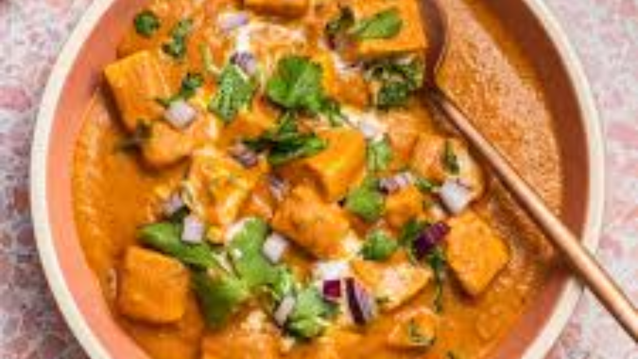 Serving suggestions of Paneer Masala Recipe